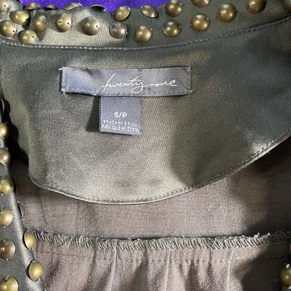 📌twenty one Eye-Catcher Deep V-Neckline Mini Dress - Picture 6 of 8